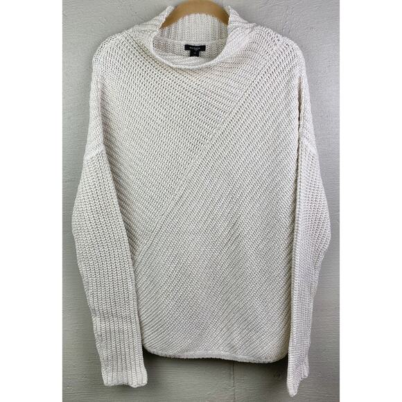 NEW Halogen Women’s White Sweater W/ Little Bit Of Gold Thread Size XL Nordstrom - Picture 1 of 5